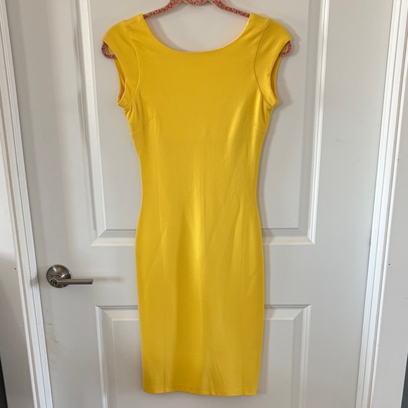 ViVI Dresses & Skirts - NWT Yellow Cap Sleeve Midi Dress